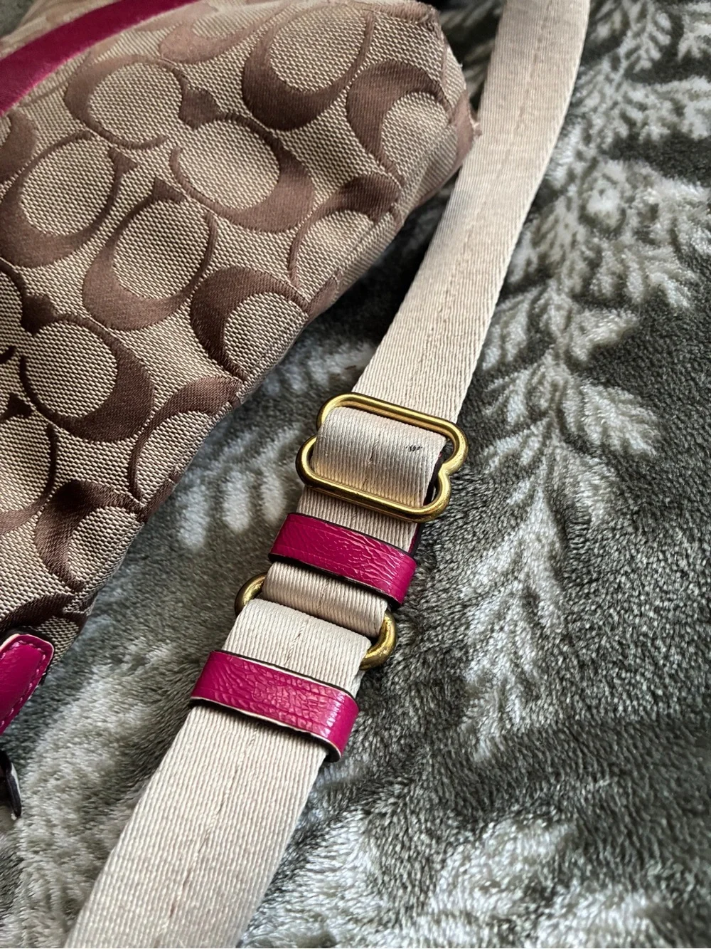 COACH BAG,Coach Signature Crossbody Bag in Brown with Pink Trim